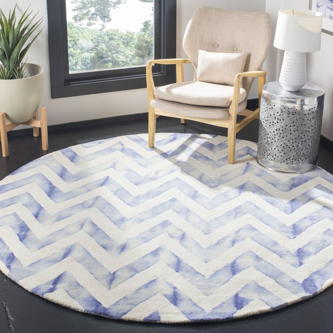 SAFAVIEH Dip Dye DDY715A Handmade Ivory / Blue Rug Image 2