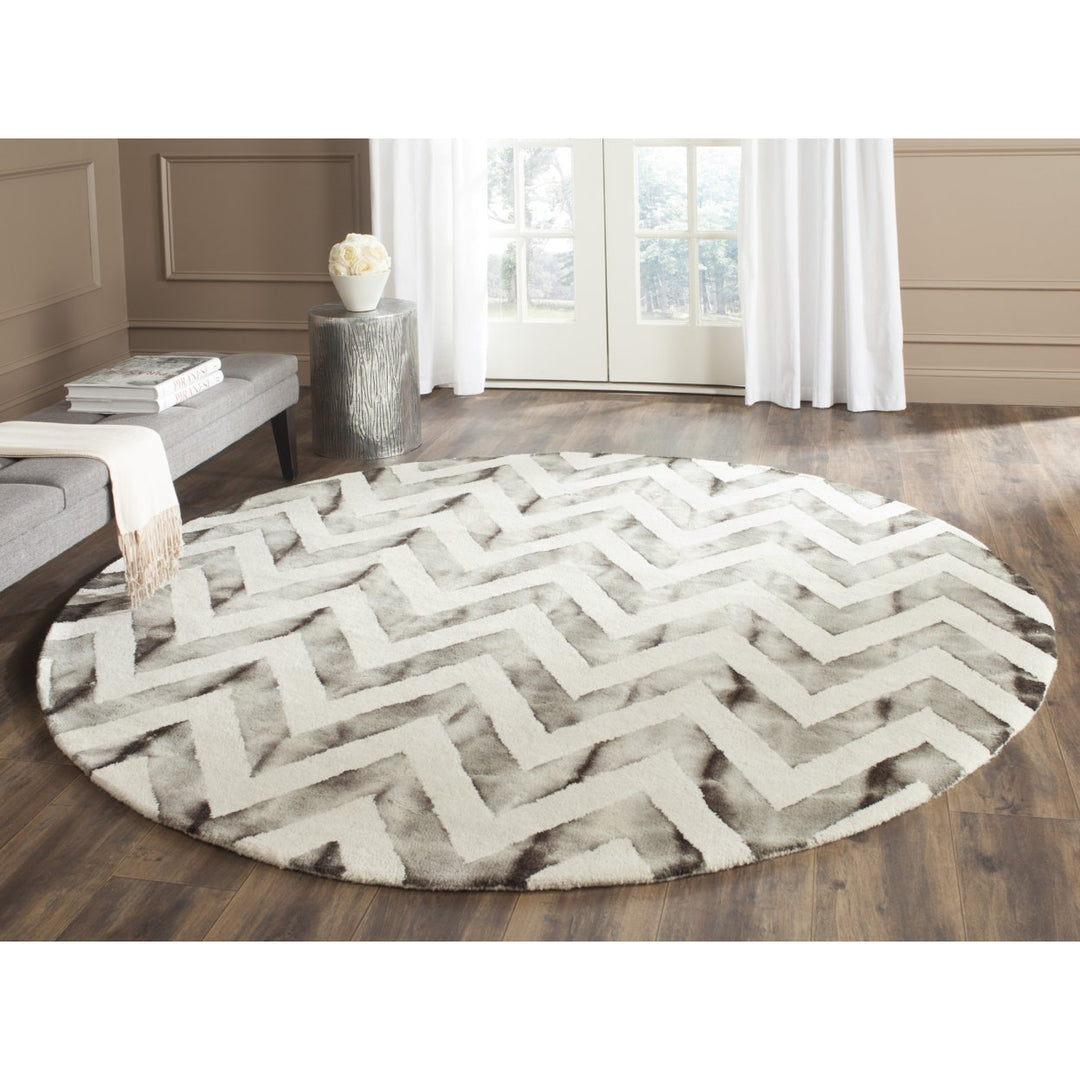 SAFAVIEH Dip Dye DDY715D Handmade Ivory / Charcoal Rug Image 2