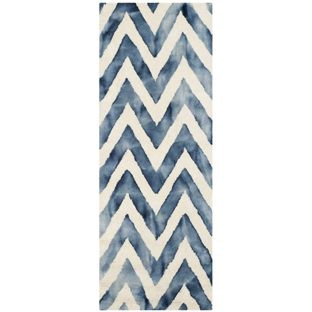 SAFAVIEH Dip Dye DDY715P Handmade Ivory / Navy Rug Image 1