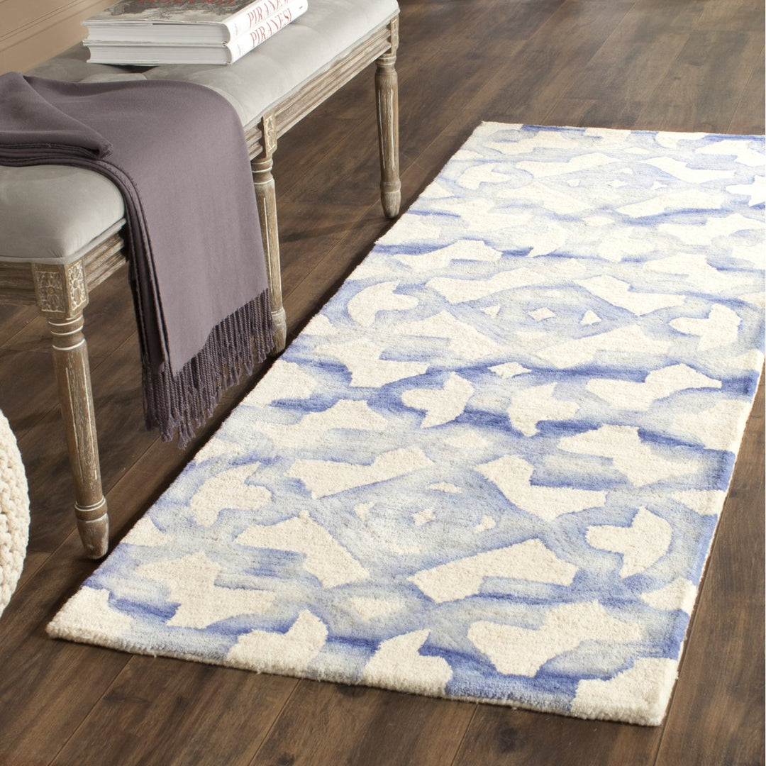 SAFAVIEH Dip Dye DDY717A Handmade Ivory / Blue Rug Image 3