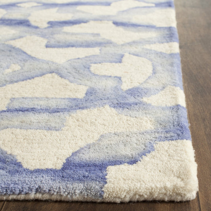 SAFAVIEH Dip Dye DDY717A Handmade Ivory / Blue Rug Image 7