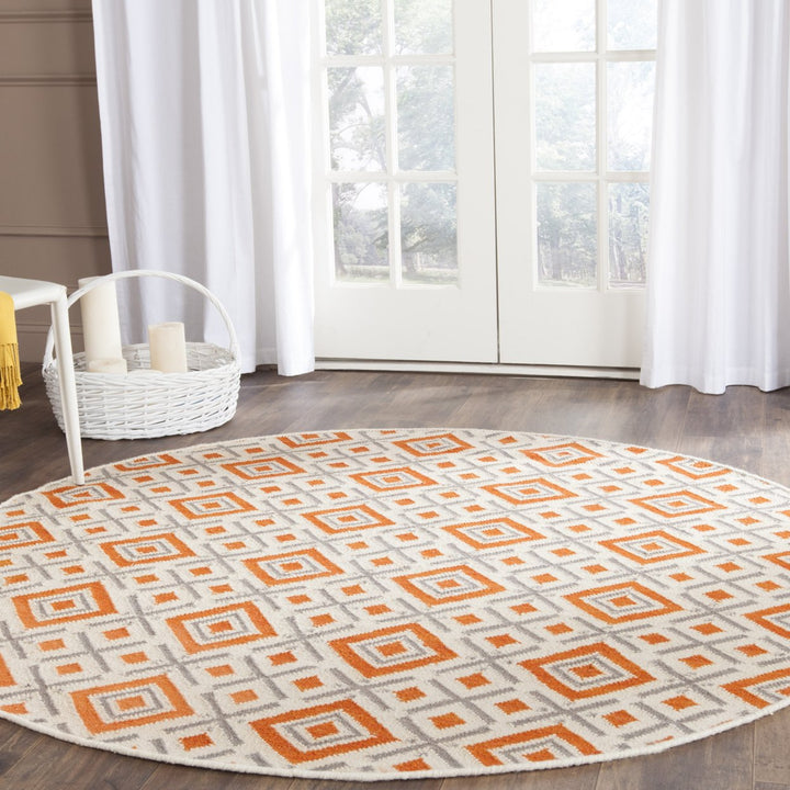 SAFAVIEH Dhurries DHU116A Handwoven Ivory /Tangerine Rug Image 3