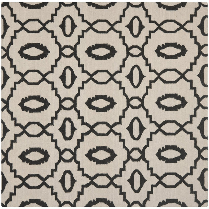 SAFAVIEH Dhurries DHU205A Handwoven Ivory / Black Rug Image 1