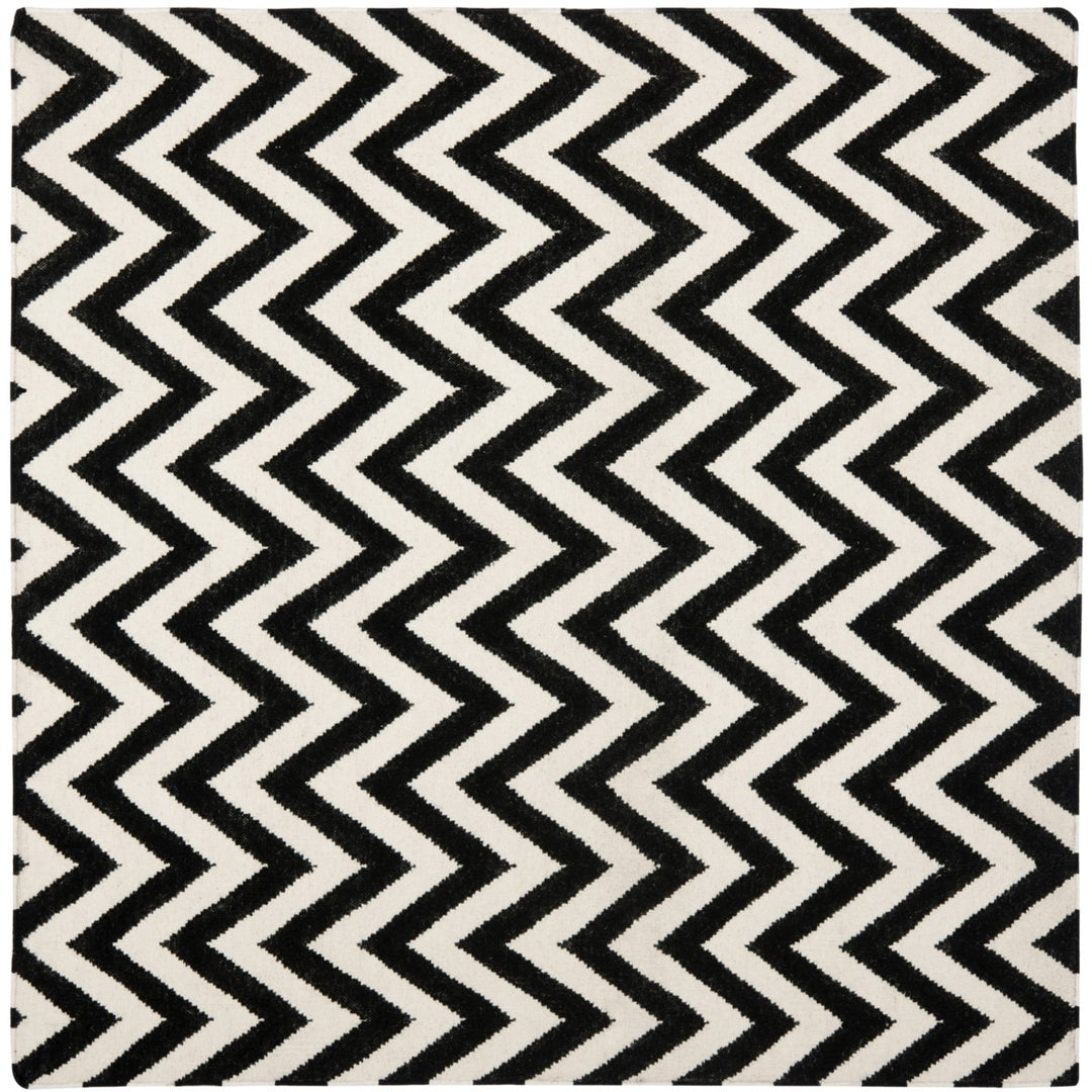 SAFAVIEH Dhurries DHU557L Handwoven Black / Ivory Rug Image 1