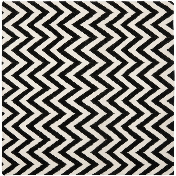 SAFAVIEH Dhurries DHU557L Handwoven Black / Ivory Rug Image 1