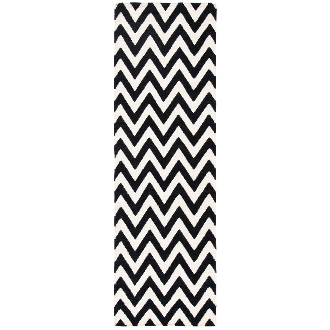 SAFAVIEH Dhurries DHU557L Handwoven Black / Ivory Rug Image 1