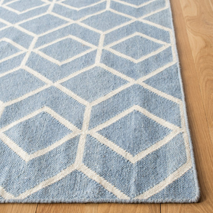 SAFAVIEH Dhurries DHU560A Handwoven Blue / Ivory Rug Image 10