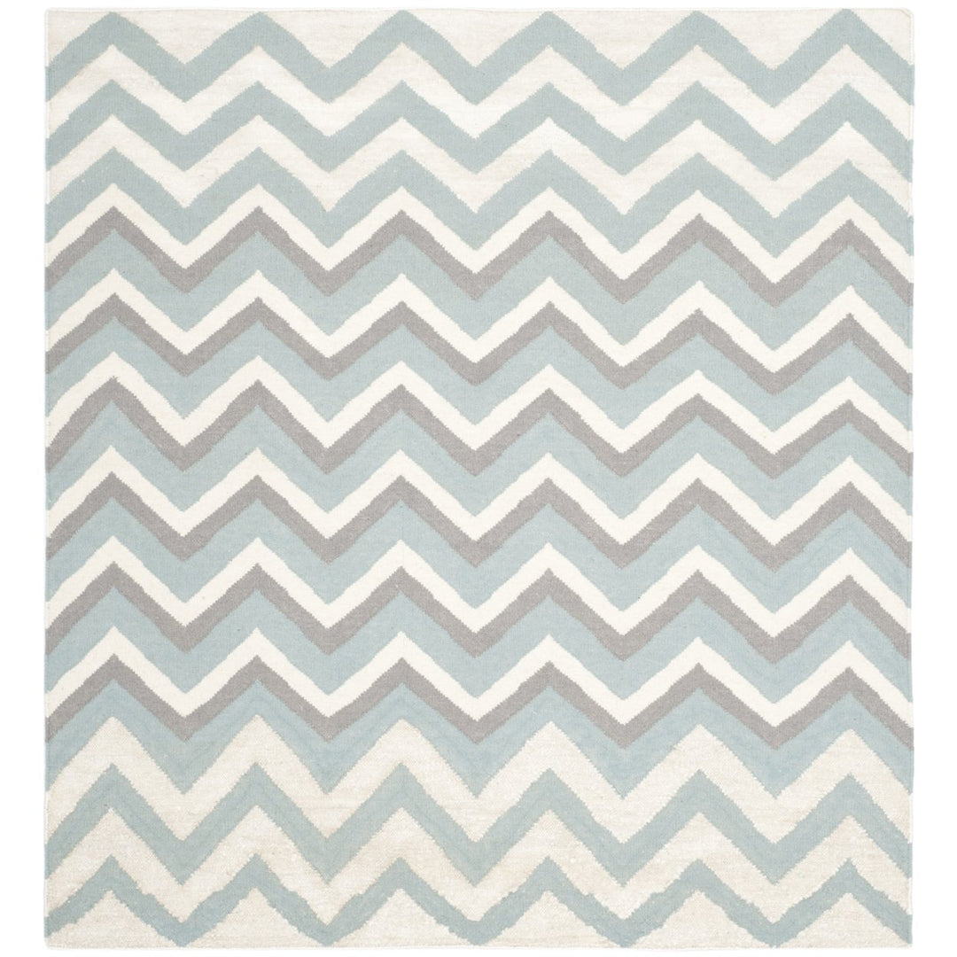 SAFAVIEH Dhurries DHU646A Handwoven Blue / White Rug Image 1