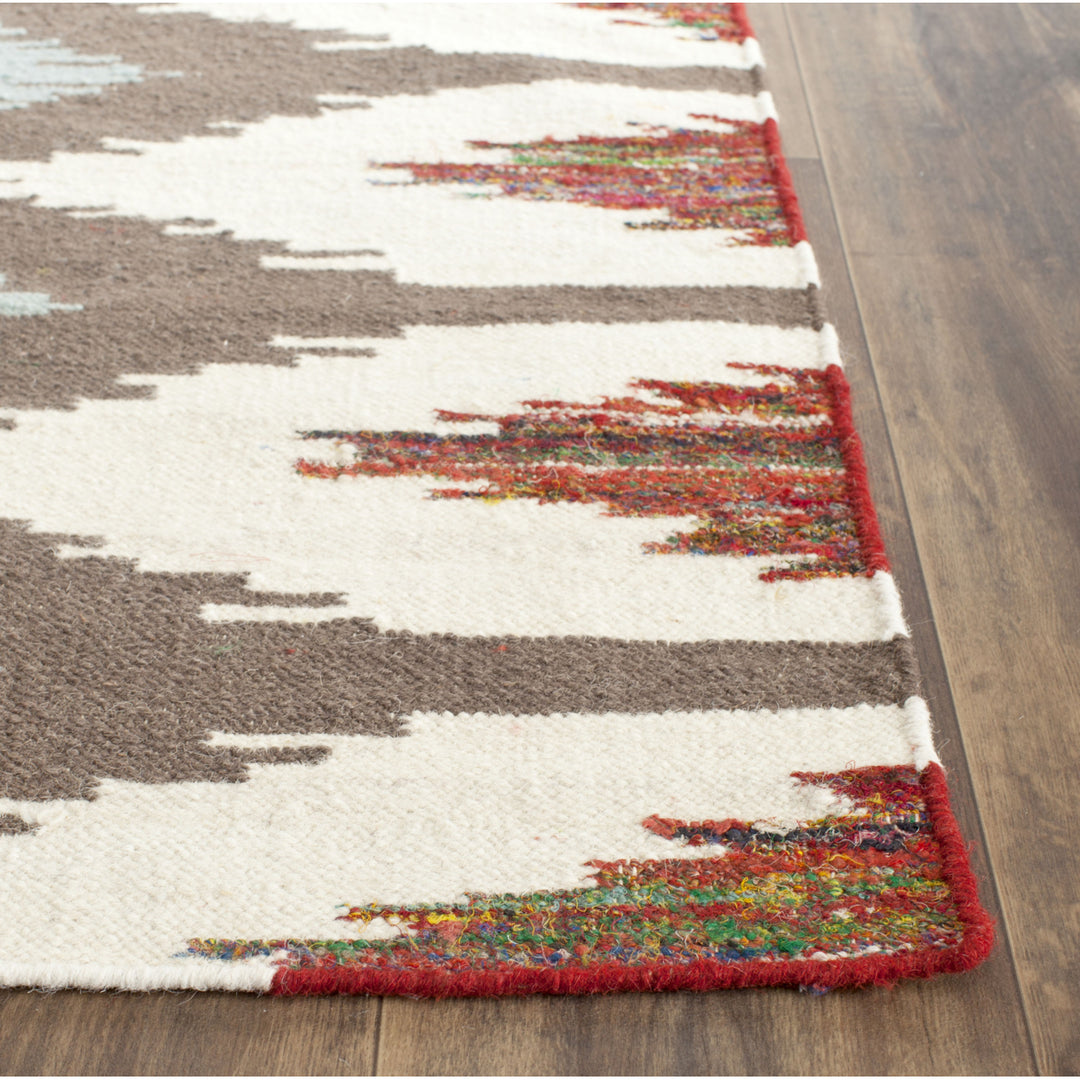 SAFAVIEH Dhurries Collection DHU647A Handwoven Multi Rug Image 5