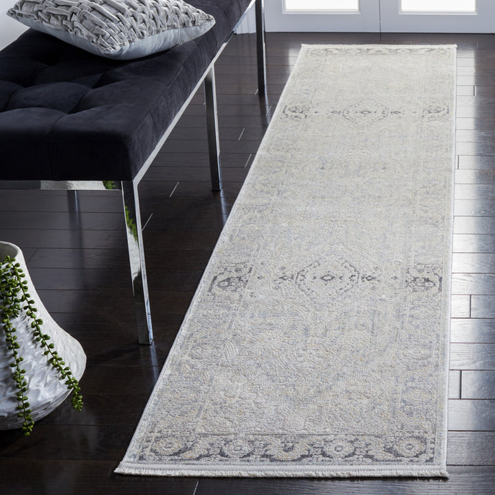 SAFAVIEH Dream Collection DRM411F Grey / Ivory Rug Image 3