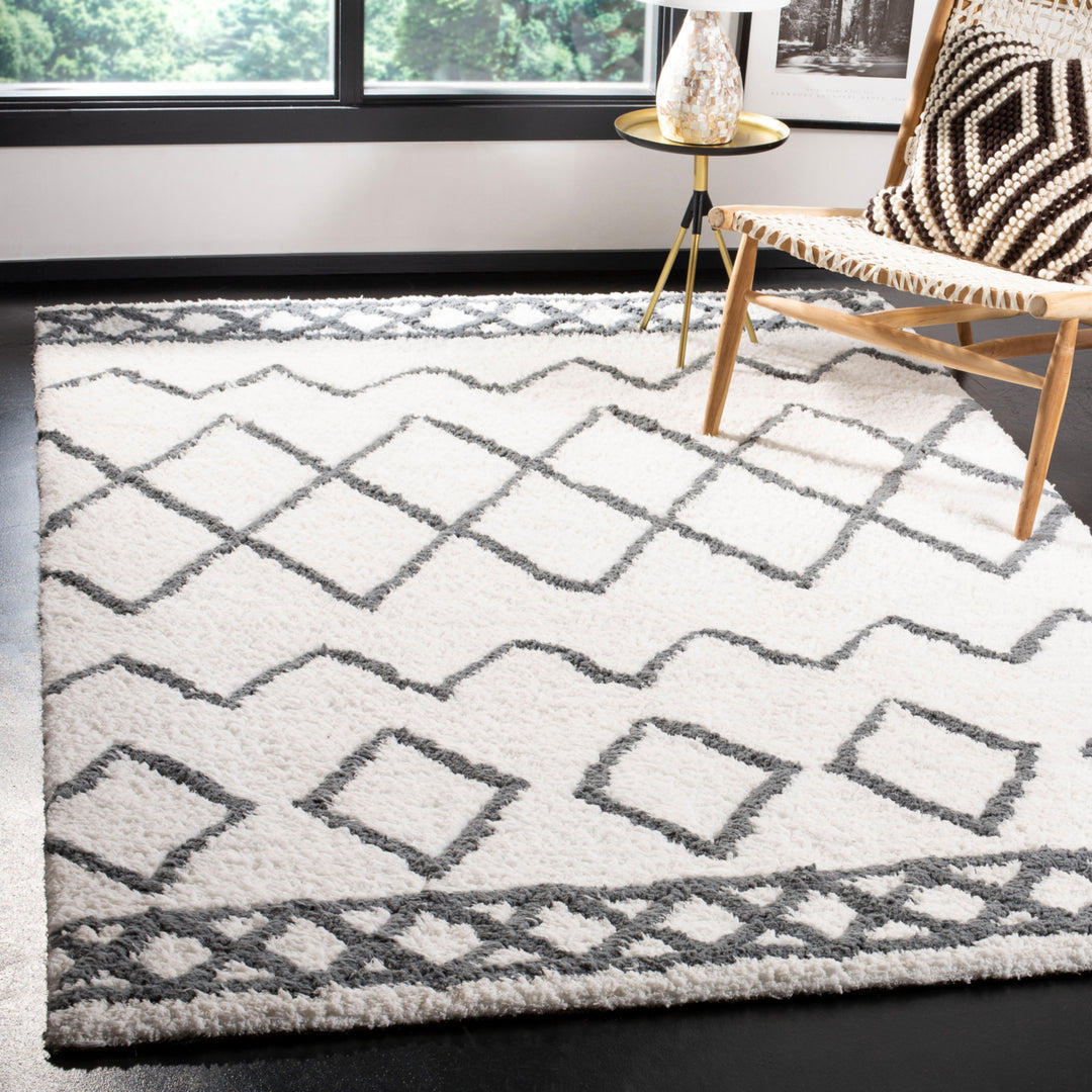 SAFAVIEH Equinox Shag EQS711A Handmade Cream / Grey Rug Image 1