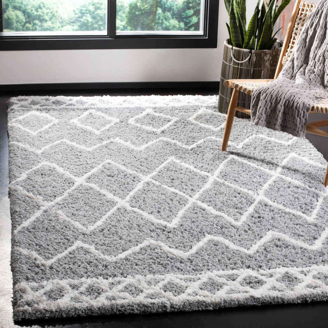 SAFAVIEH Equinox Shag EQS711F Handmade Grey / Cream Rug Image 1