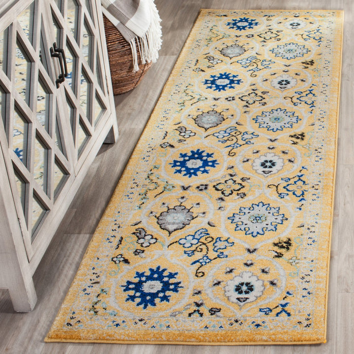 SAFAVIEH Evoke Collection EVK210B Gold / Ivory Rug Image 3