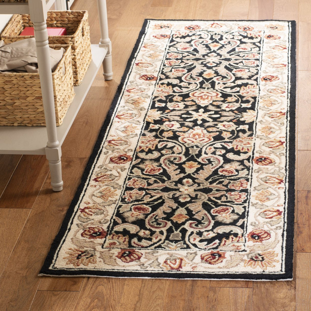 SAFAVIEH Easy Care EZC101B Black / Ivory Rug Image 3