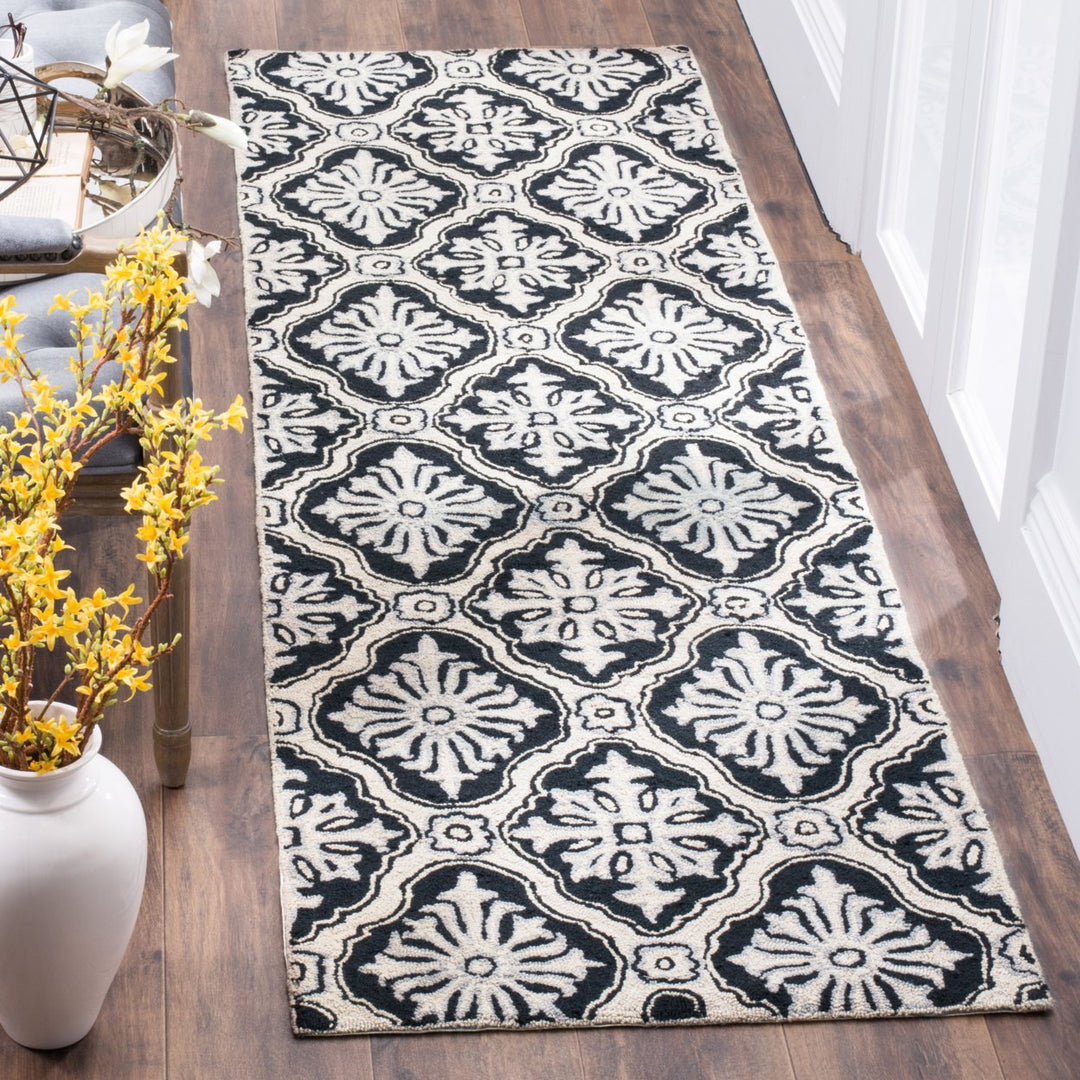 SAFAVIEH Easy Care EZC122C Hand-hooked Black Rug Image 3