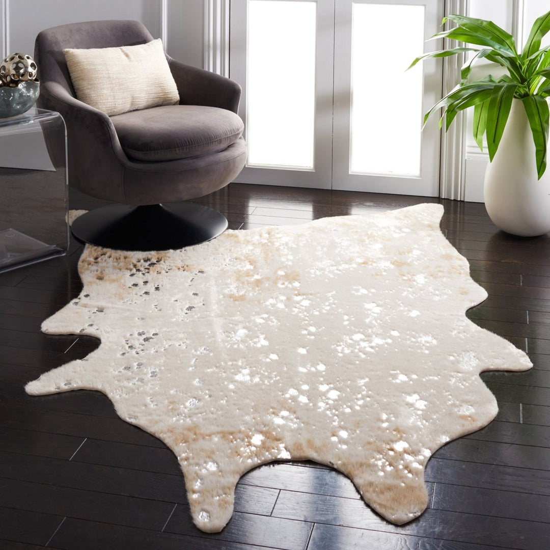 SAFAVIEH Faux Cow Hide FCH207B Beige / Silver Rug Image 1