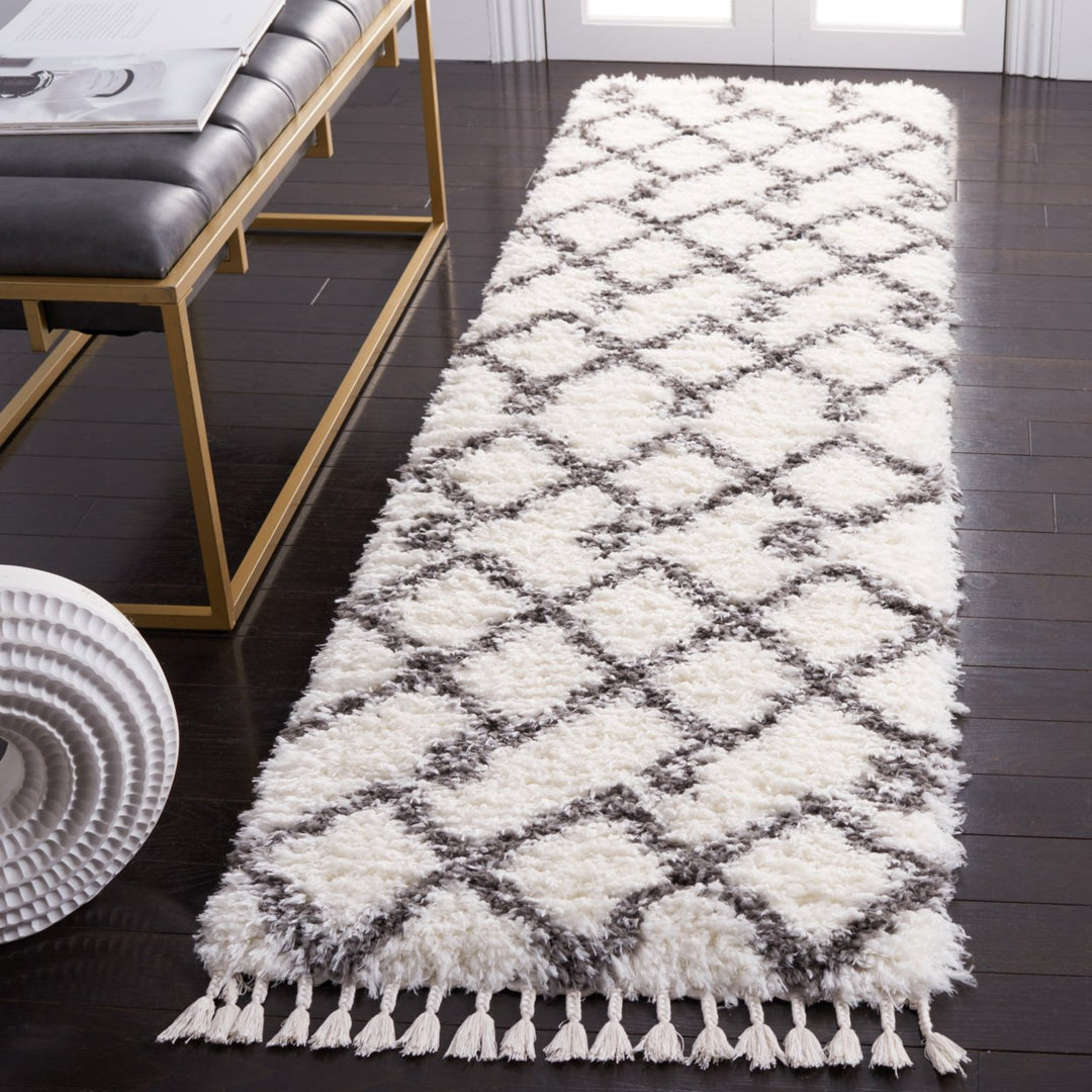 SAFAVIEH Flokati Collection FLK312A Ivory / Dark Grey Rug Image 3