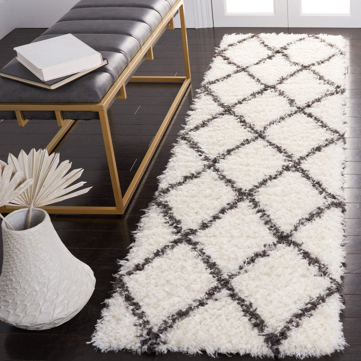 SAFAVIEH Flokati Collection FLK313A Ivory / Dark Grey Rug Image 3