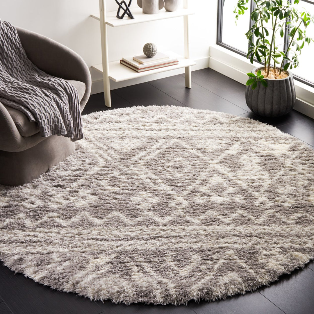 SAFAVIEH Flokati Collection FLK311F Grey / Ivory Rug Image 2