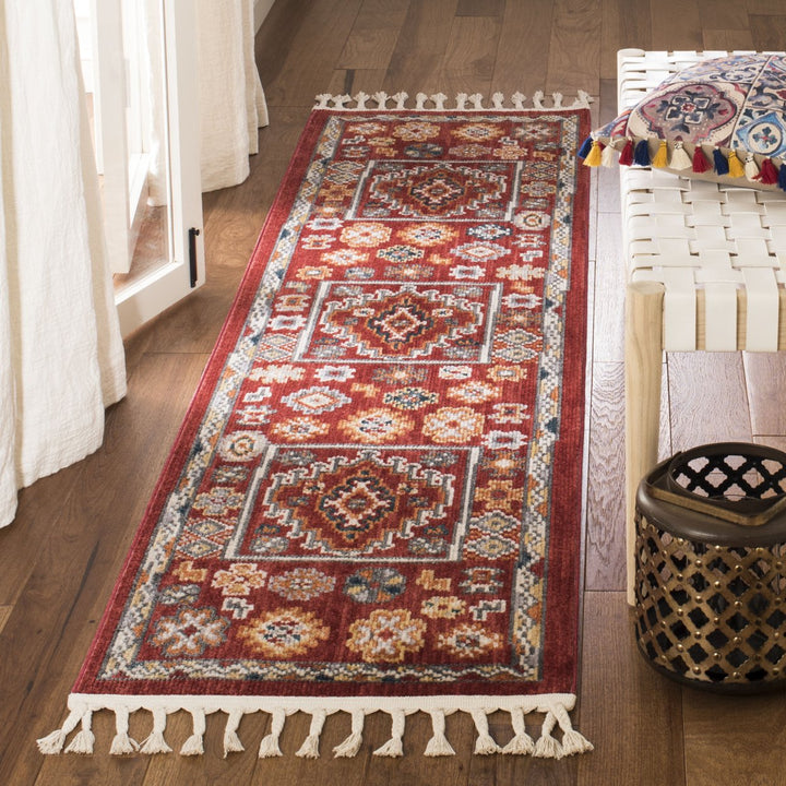 SAFAVIEH Farmhouse FMH814Q Red / Ivory Rug Image 2