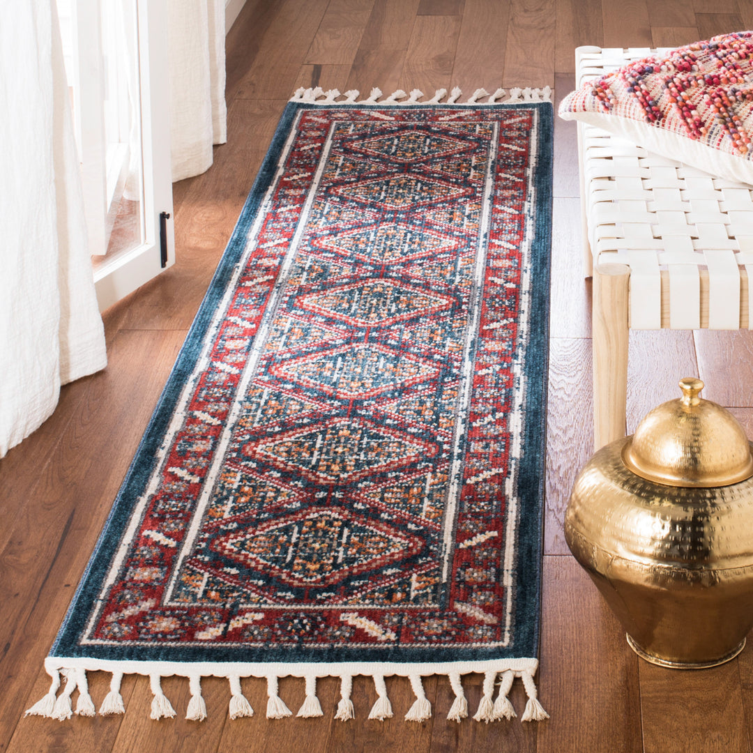 SAFAVIEH Farmhouse FMH820A Ivory / Navy Rug Image 2