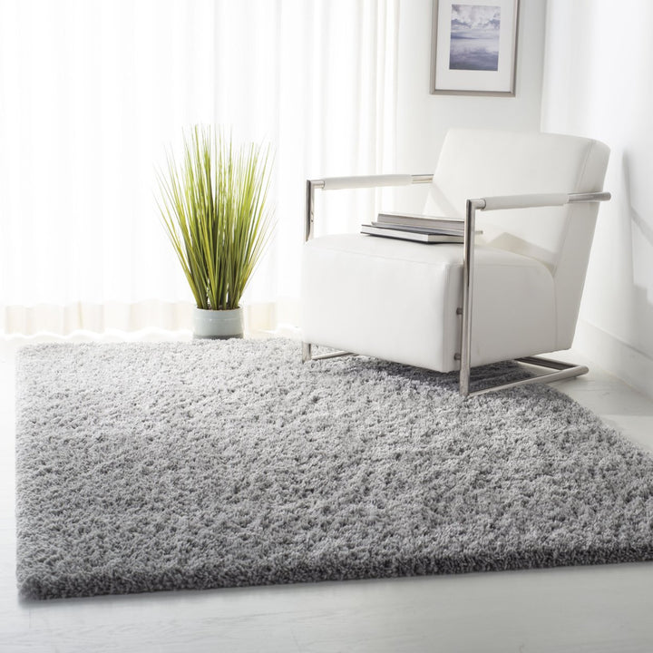 SAFAVIEH Fontana Shag Collection FNT800F Grey Rug Image 1