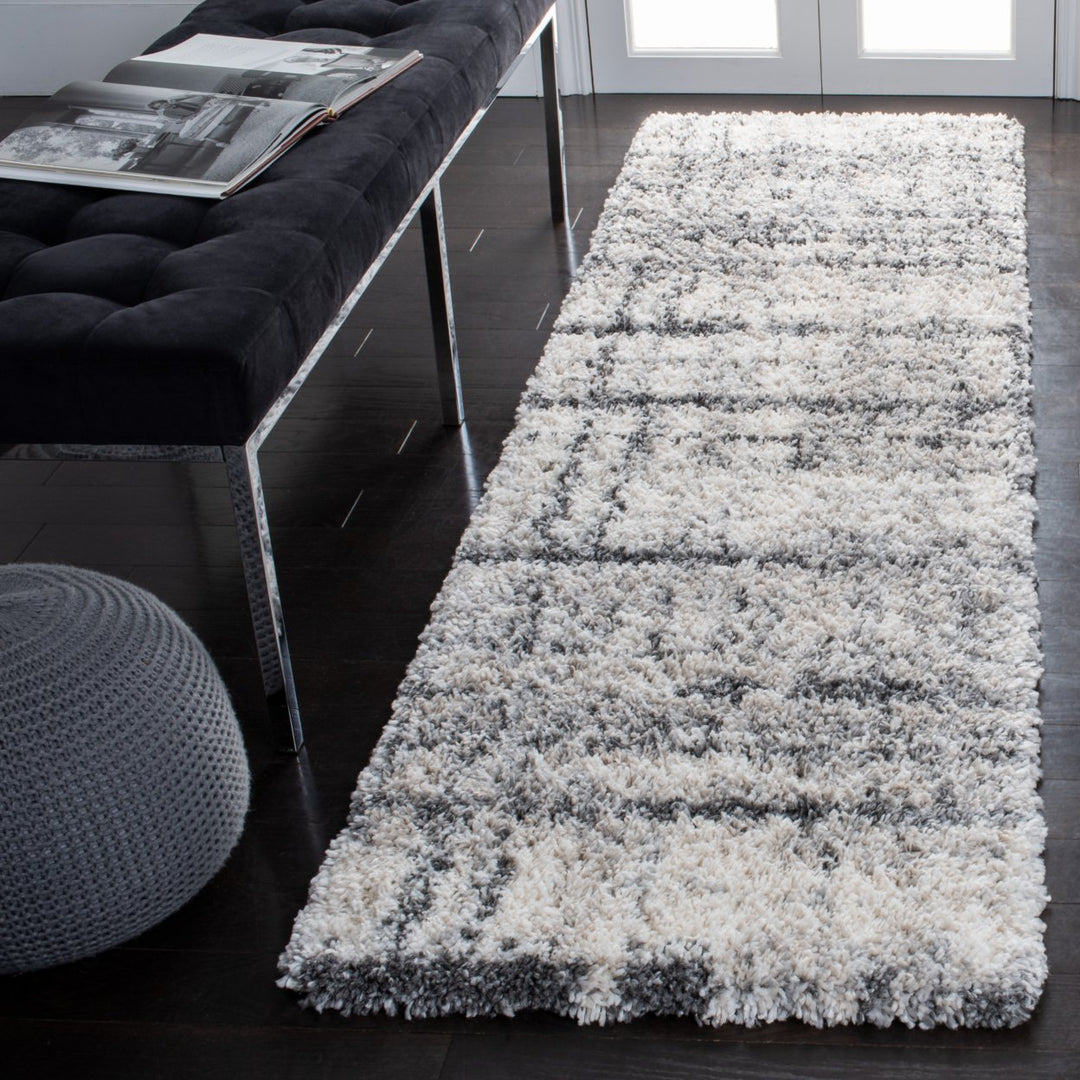 SAFAVIEH Fontana Shag Collection FNT855A Ivory / Grey Rug Image 3