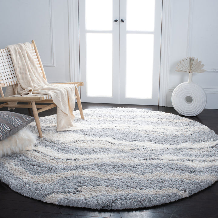 SAFAVIEH Fontana Shag Collection FNT865F Grey / Ivory Rug Image 2