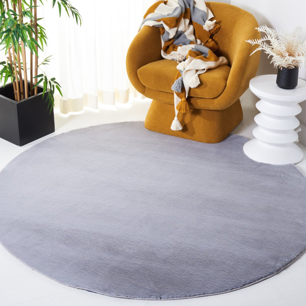 SAFAVIEH Faux Rabbit faux Collection FRF500F Light Grey Rug Image 2