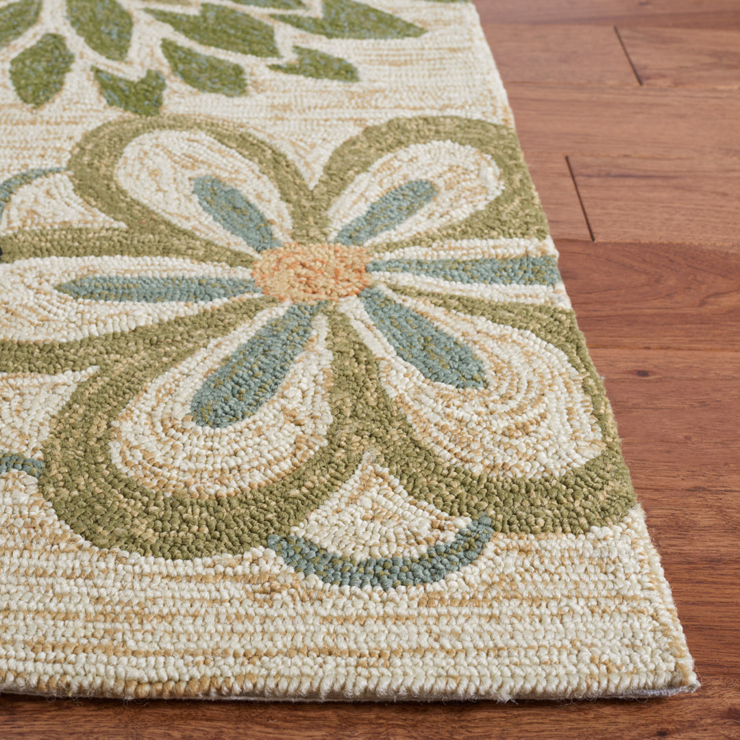 SAFAVIEH Four Seasons FRS222A Beige / Multi Rug Image 4