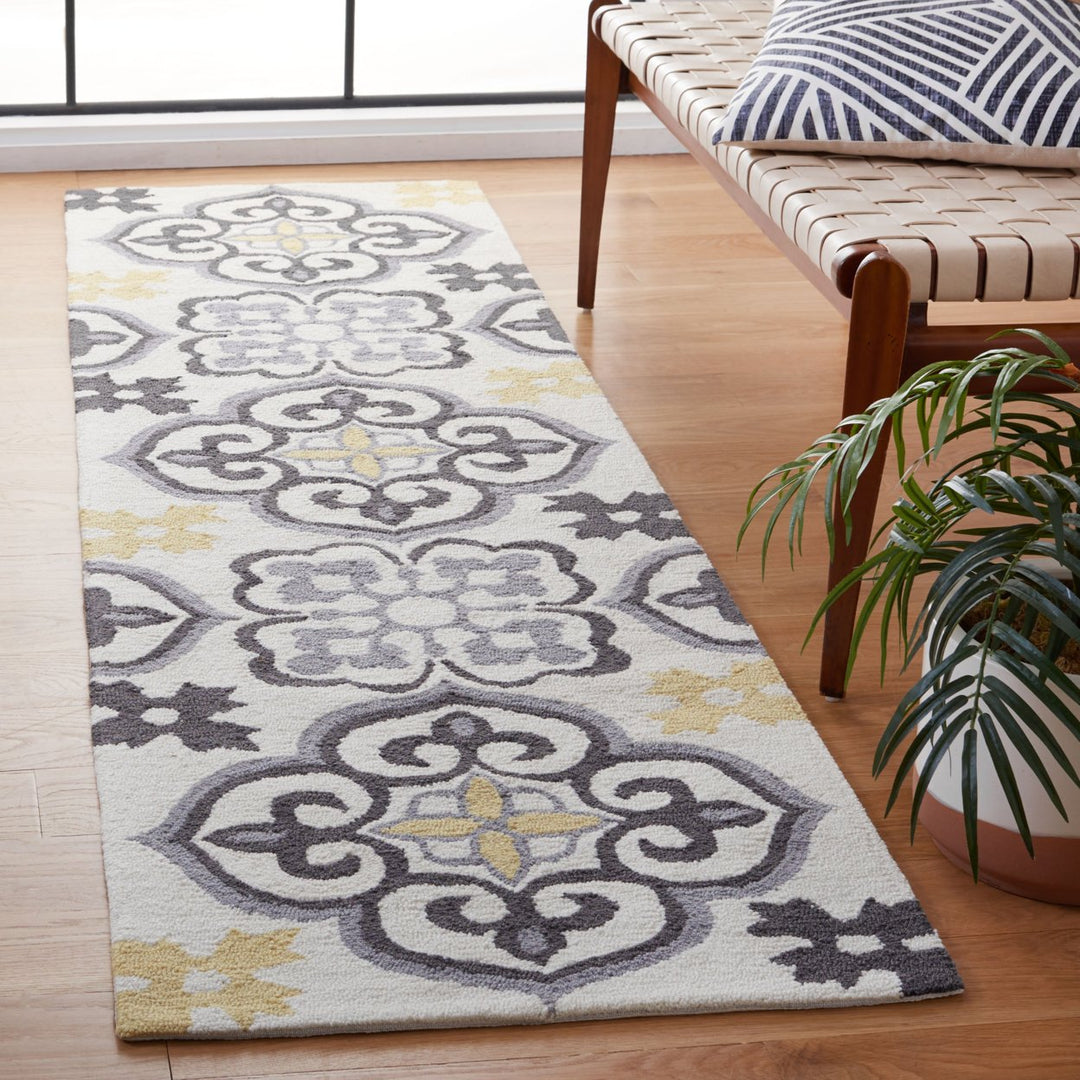 SAFAVIEH Four Seasons FRS230A Grey / Ivory Rug Image 2