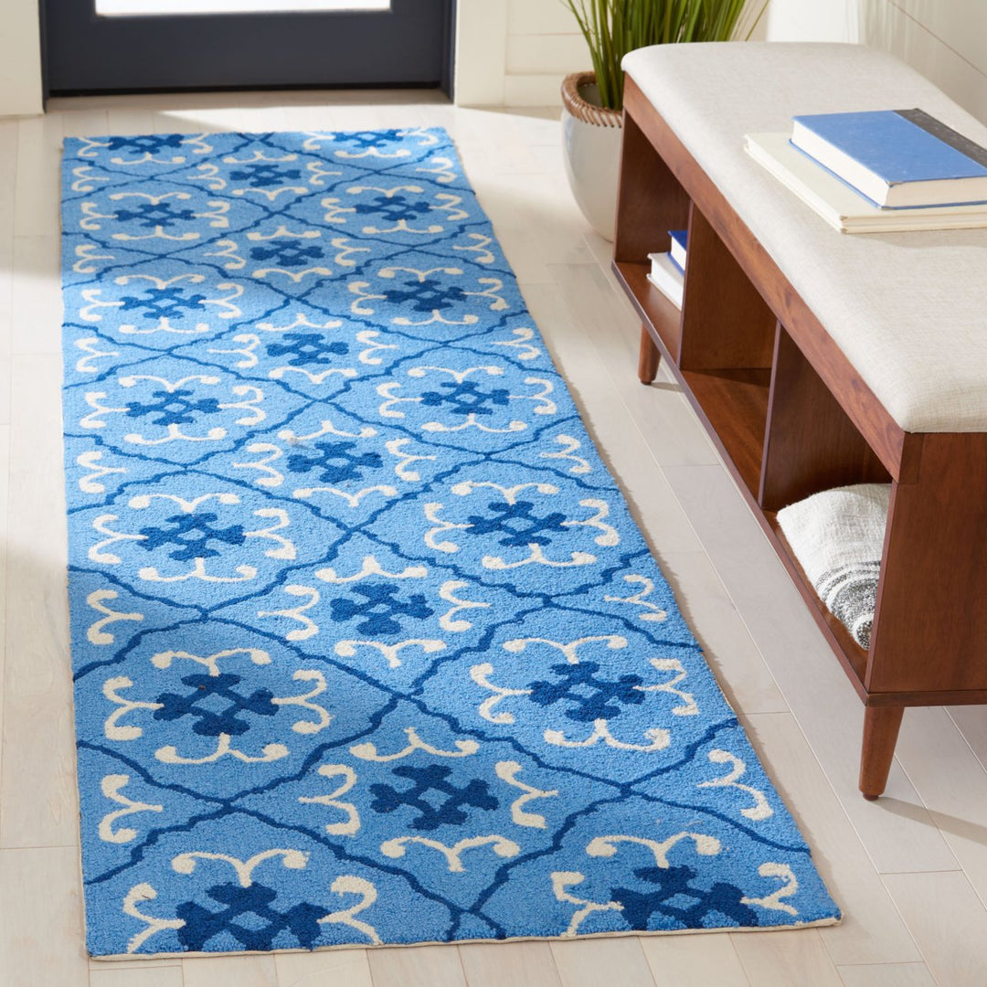 SAFAVIEH Four Seasons FRS234A Blue / Ivory Rug Image 2