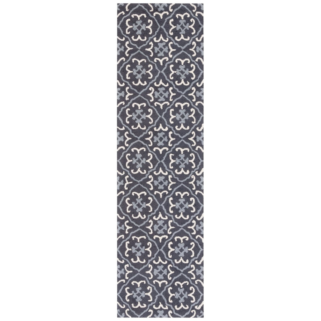 SAFAVIEH Four Seasons FRS234C Dark Grey / Ivory Rug Image 1