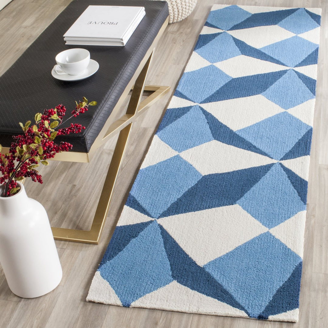 SAFAVIEH Four Seasons FRS239K Ivory / Blue Rug Image 2