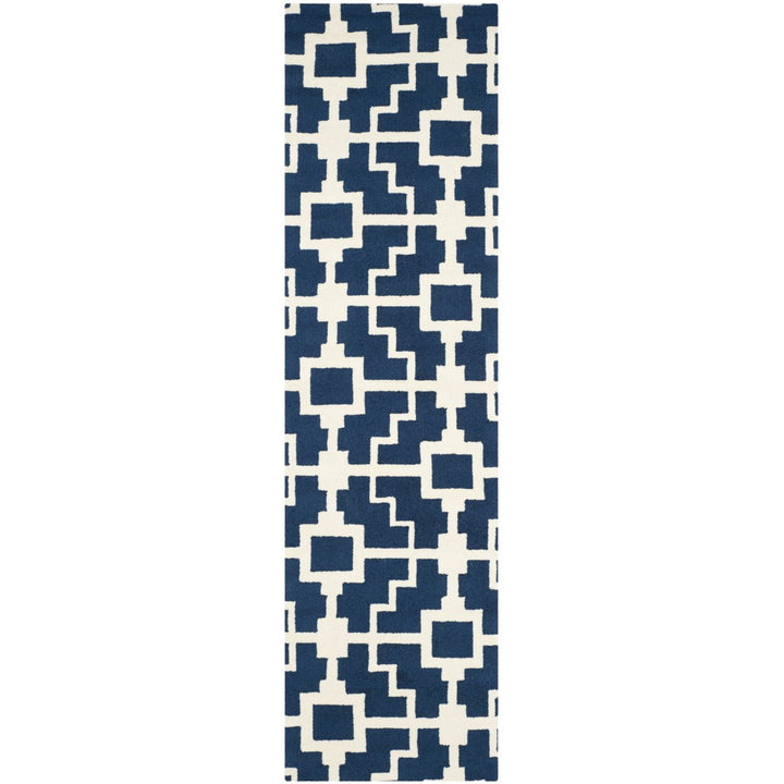 SAFAVIEH Four Seasons FRS245H Navy / Ivory Rug Image 3