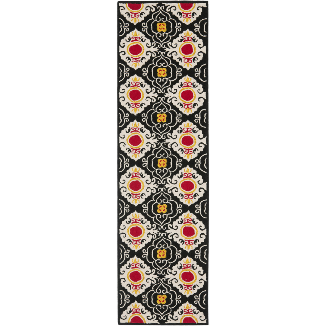 SAFAVIEH Four Seasons FRS417A Black / Ivory Rug Image 5