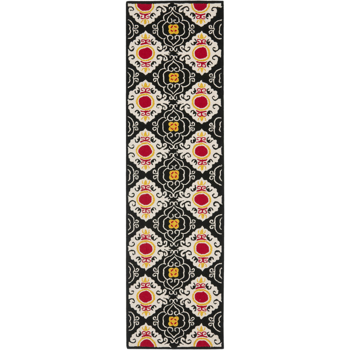 SAFAVIEH Four Seasons FRS417A Black / Ivory Rug Image 5