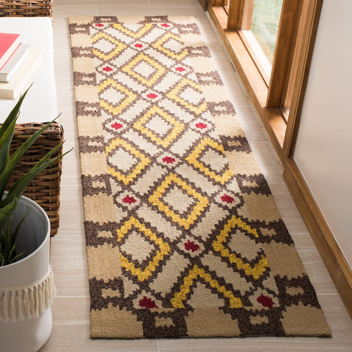 SAFAVIEH Four Seasons FRS455E Beige / Yellow Rug Image 3