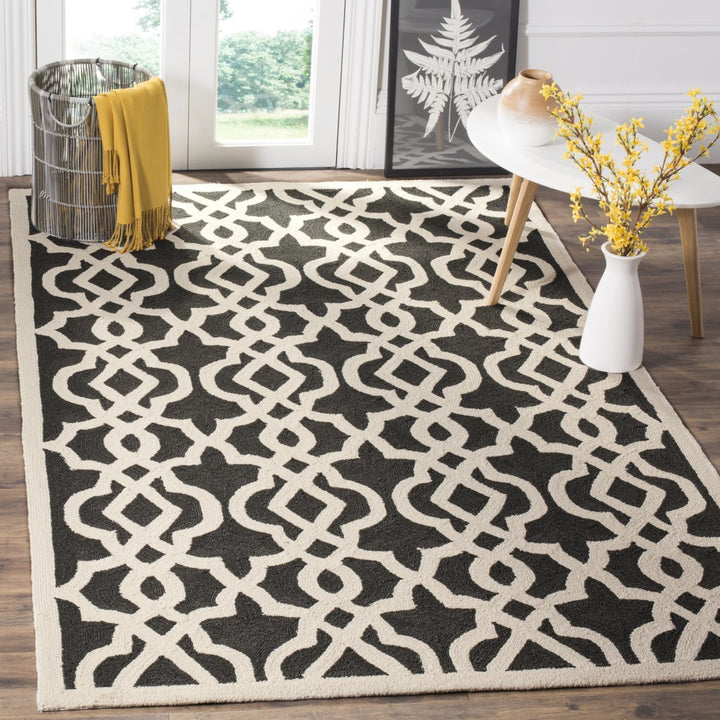 SAFAVIEH Four Seasons FRS466E Anthracite / Ivory Rug Image 1