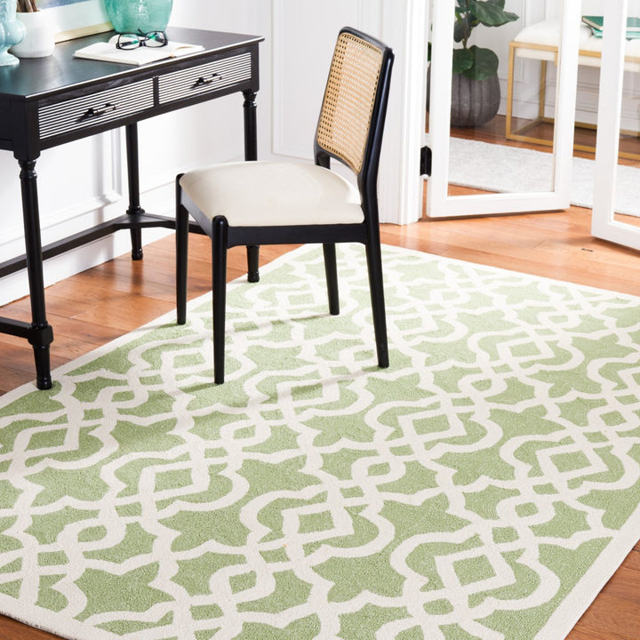 SAFAVIEH Four Seasons FRS466C Seafoam / Ivory Rug Image 1