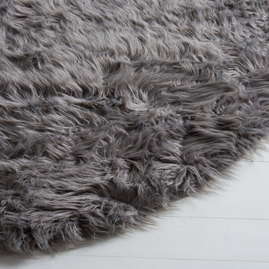 SAFAVIEH Faux Sheep Skin Collection FSS115D Grey Rug Image 4