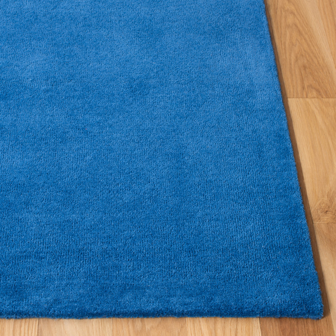 SAFAVIEH Fifth Avenue FTV117M Handmade Blue Rug Image 11