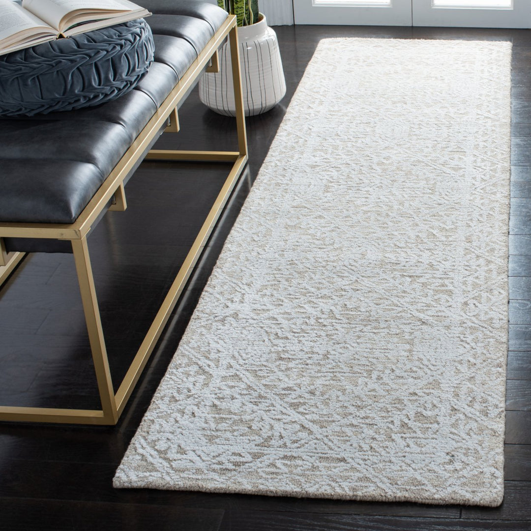 SAFAVIEH Glamour Collection GLM301B Handmade Beige Rug Image 3