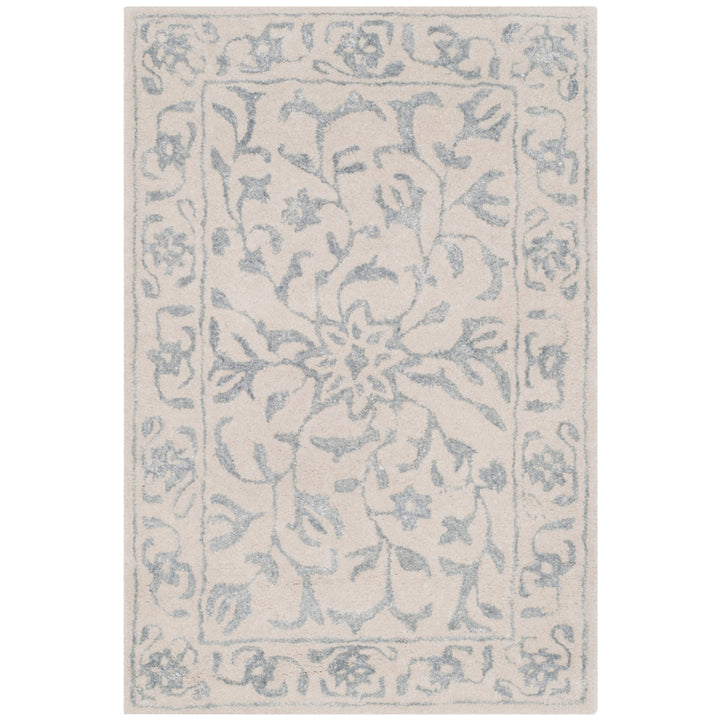 SAFAVIEH Glamour GLM515A Handmade Silver / Ivory Rug Image 8