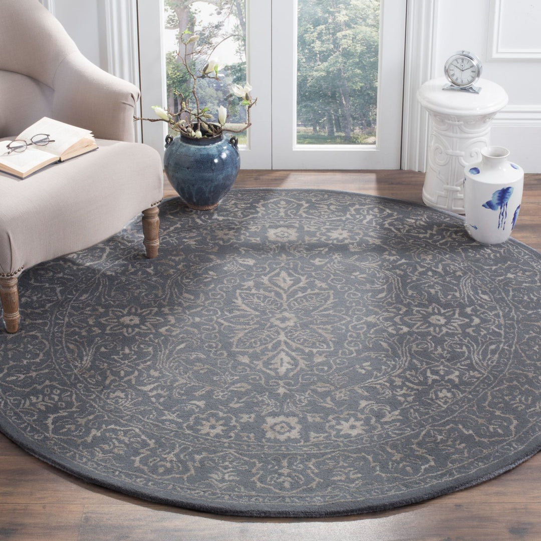 SAFAVIEH Glamour GLM516B Handmade Steel / Blue Rug Image 2