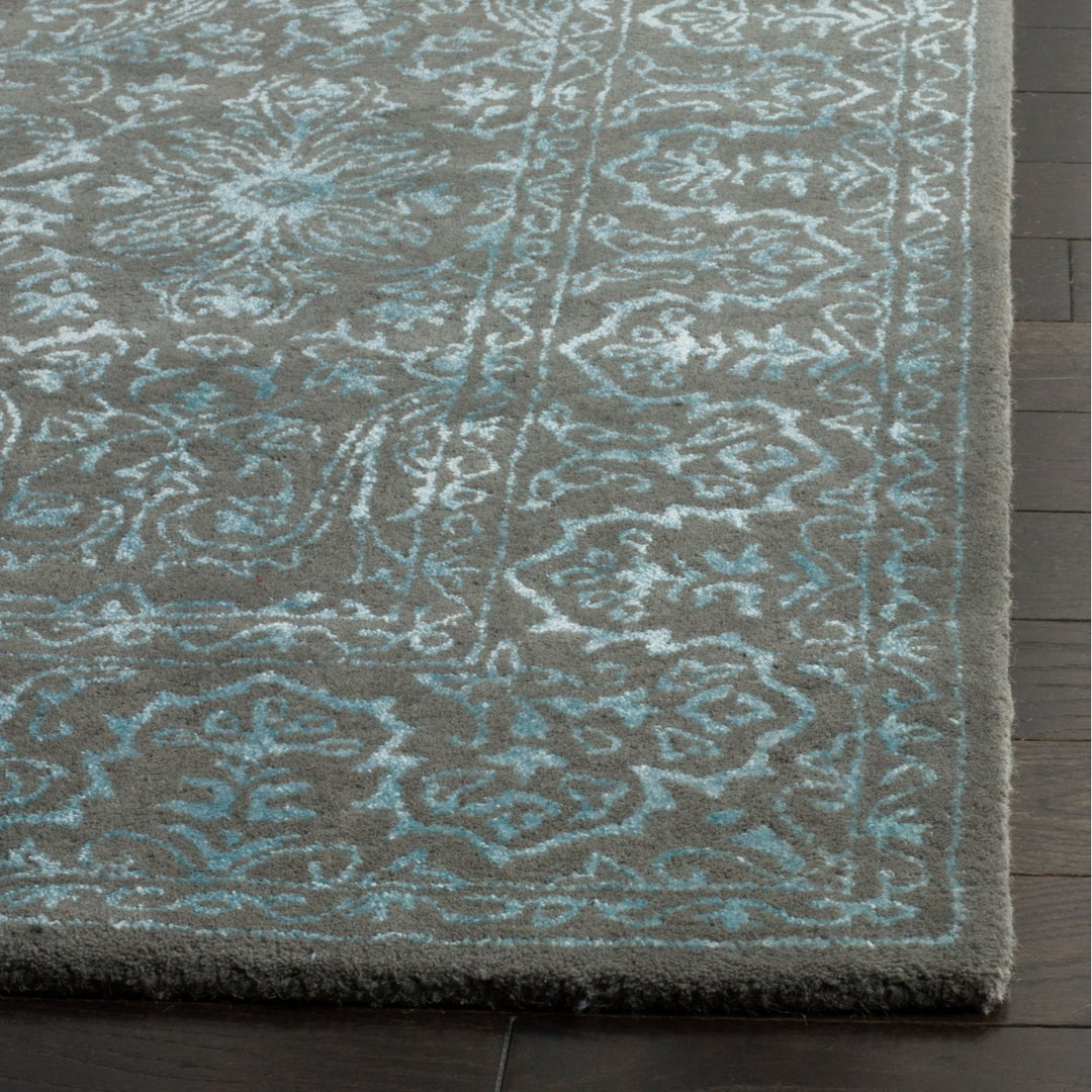 SAFAVIEH Glamour GLM516E Handmade Blue / Dark Grey Rug Image 7