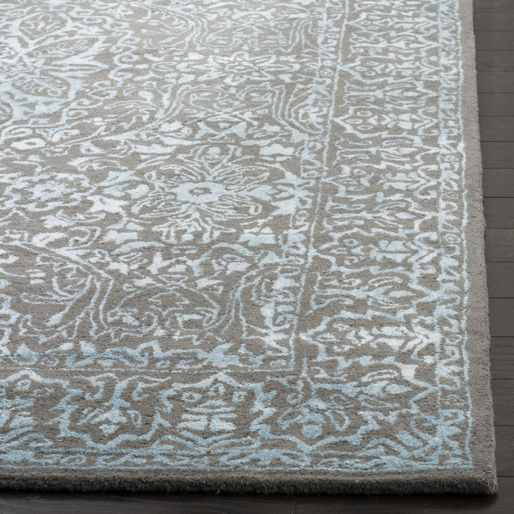 SAFAVIEH Glamour GLM516E Handmade Blue / Dark Grey Rug Image 8