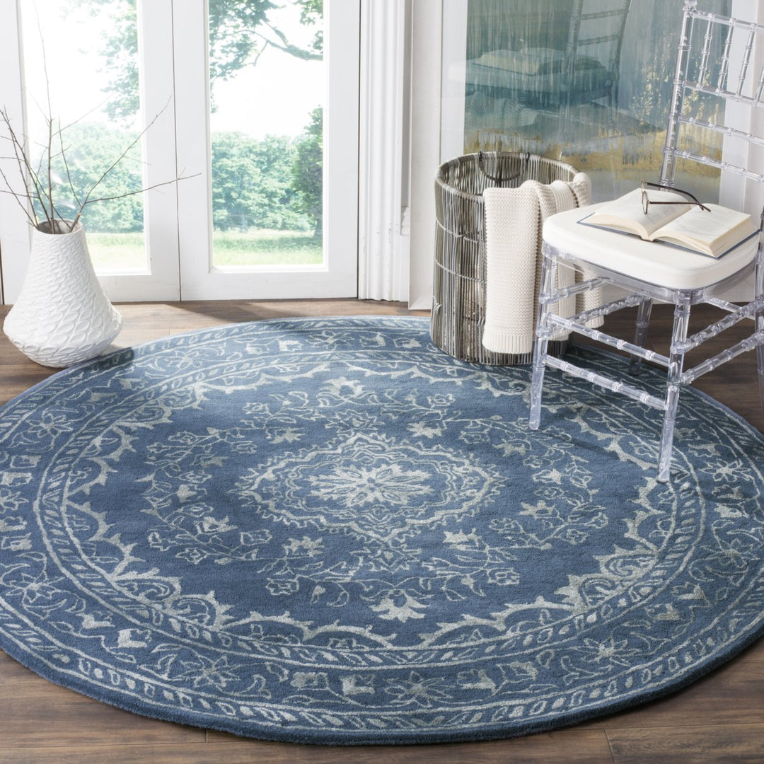 SAFAVIEH Glamour Collection GLM533B Handmade Blue Rug Image 2