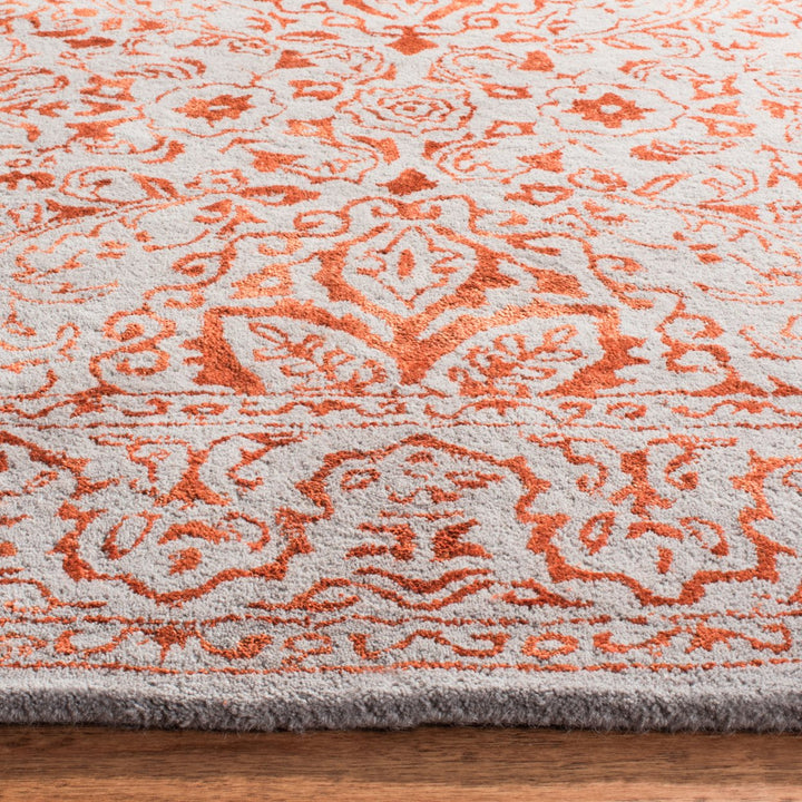 SAFAVIEH Glamour GLM516G Handmade Grey / Rust Rug Image 7