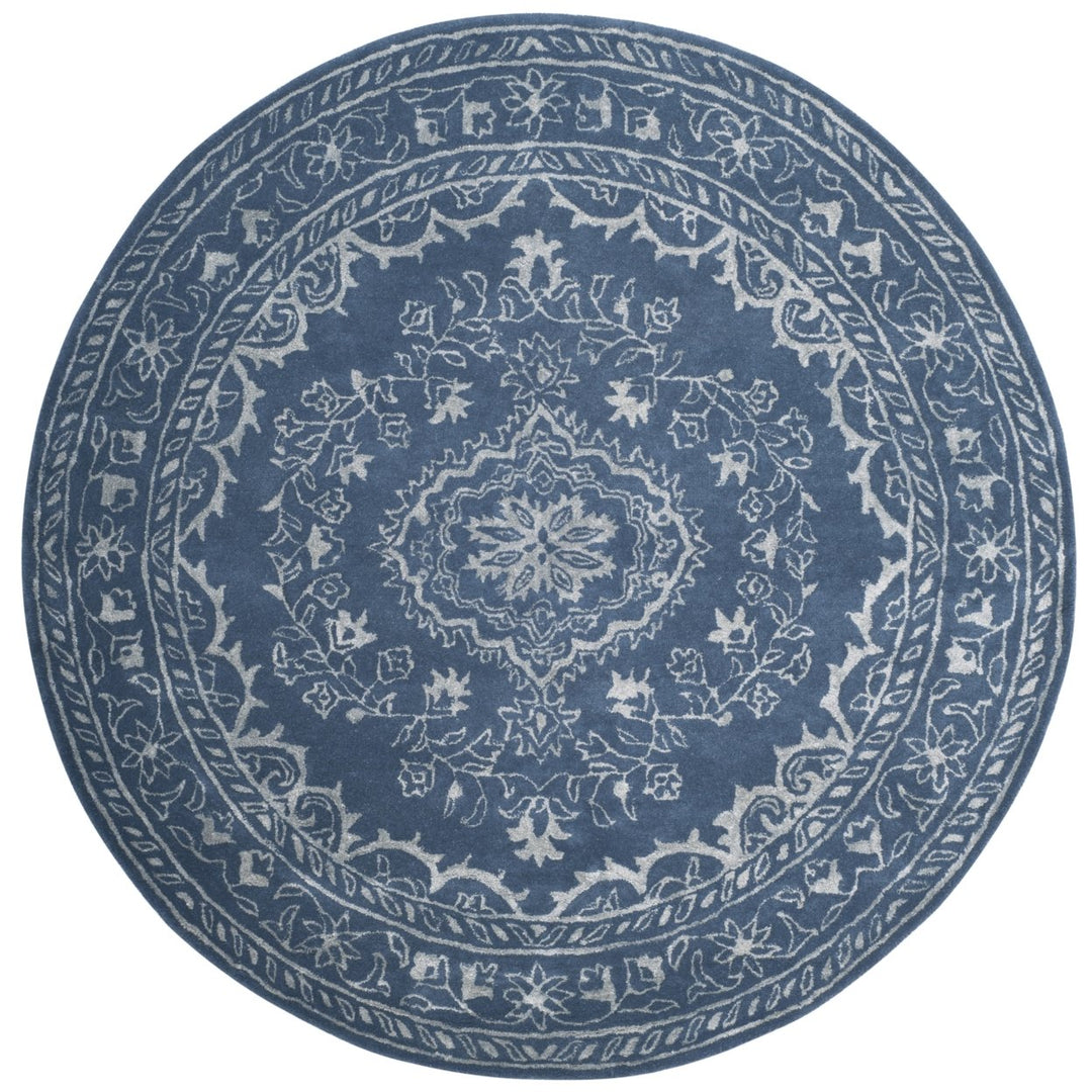 SAFAVIEH Glamour Collection GLM533B Handmade Blue Rug Image 4